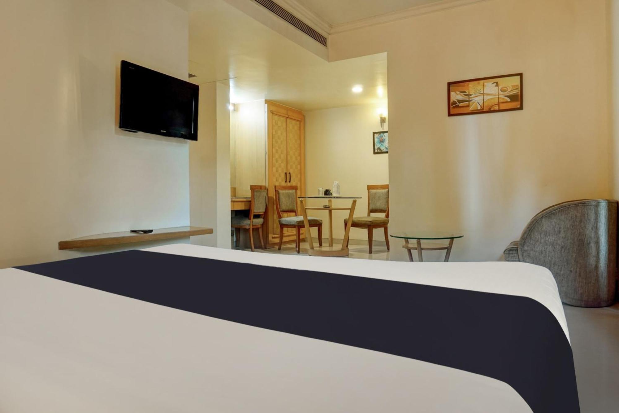 פונה Townhouse Oak Orchard Hotel מראה חיצוני תמונה