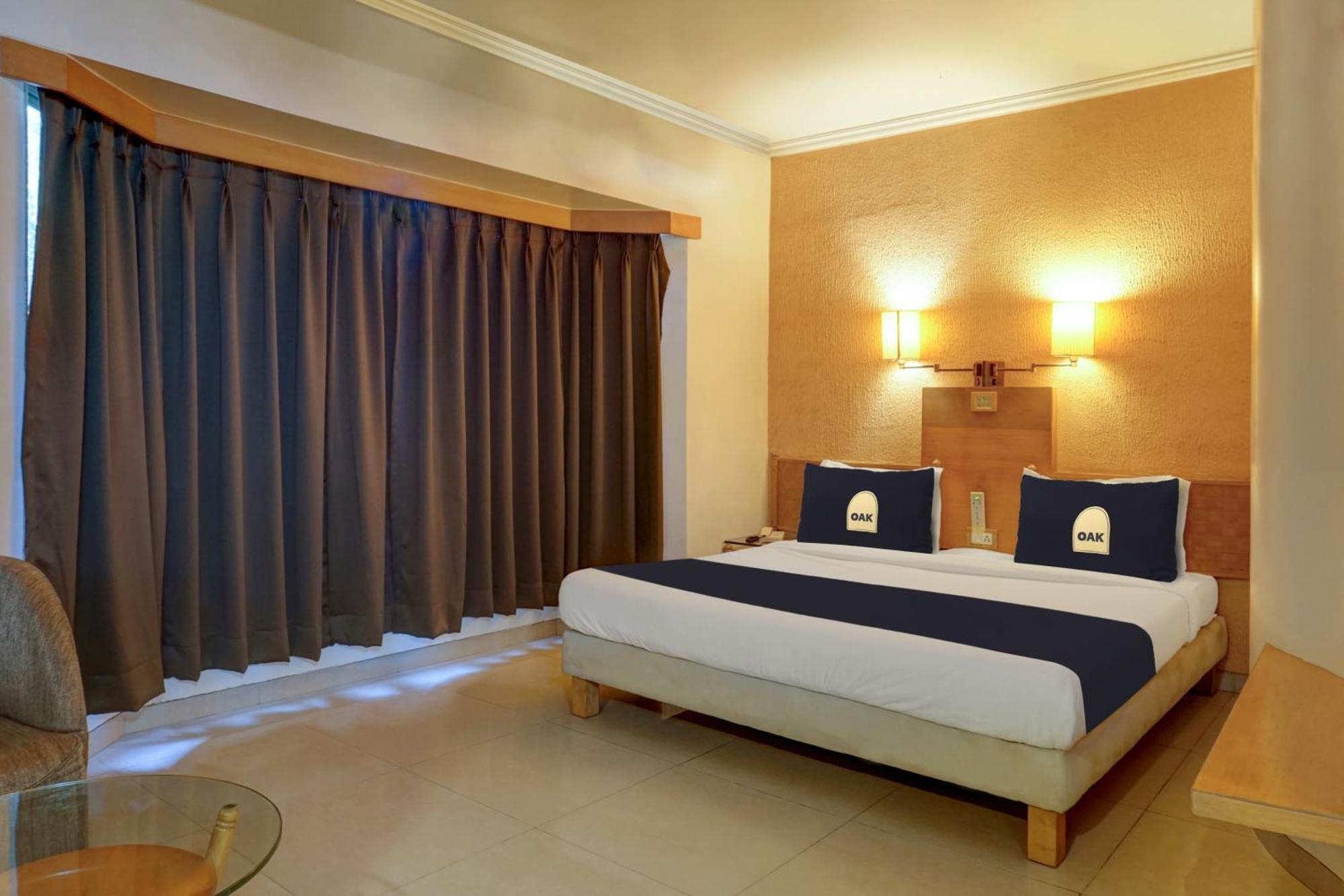 פונה Townhouse Oak Orchard Hotel מראה חיצוני תמונה