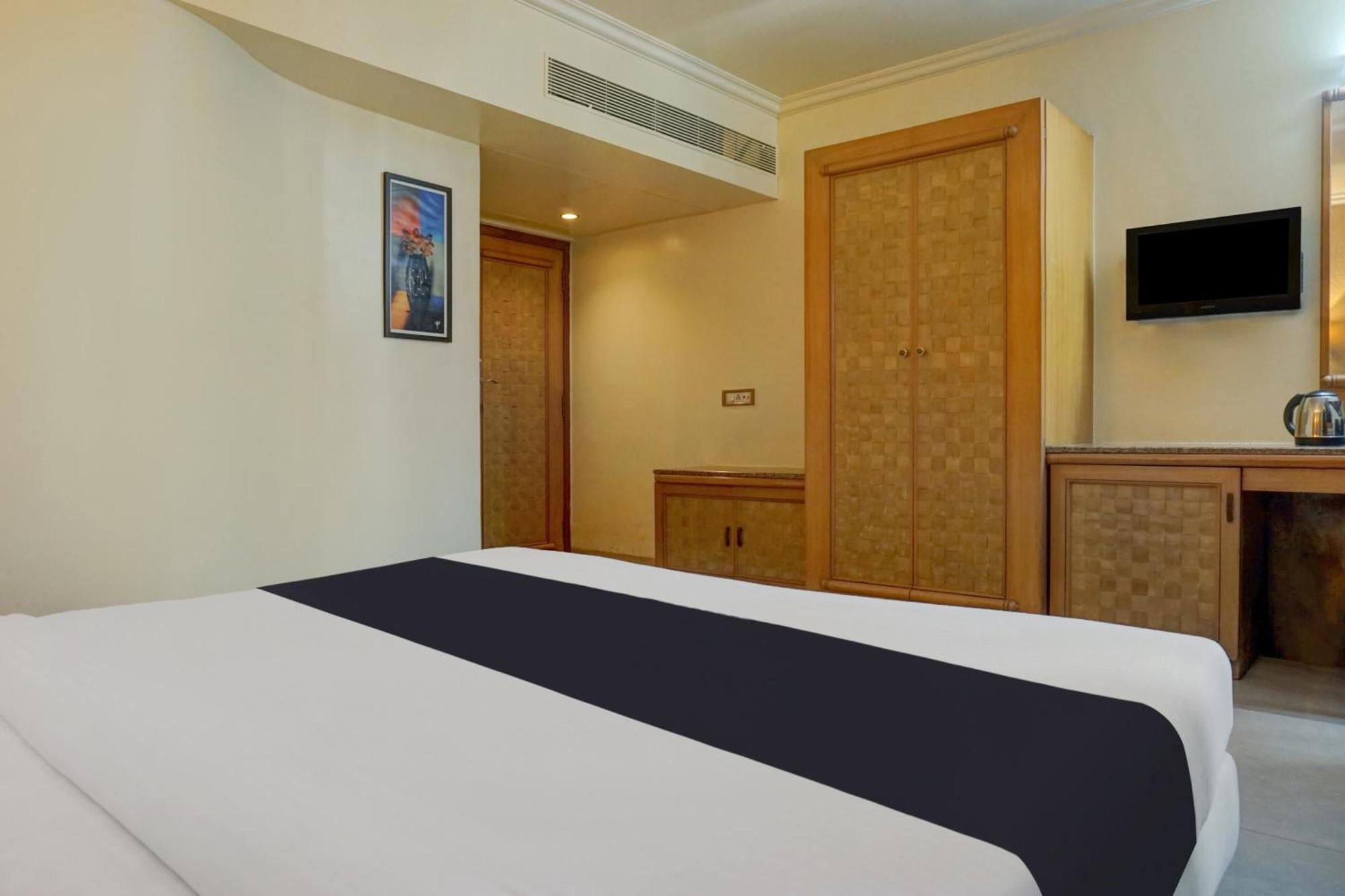 פונה Townhouse Oak Orchard Hotel מראה חיצוני תמונה