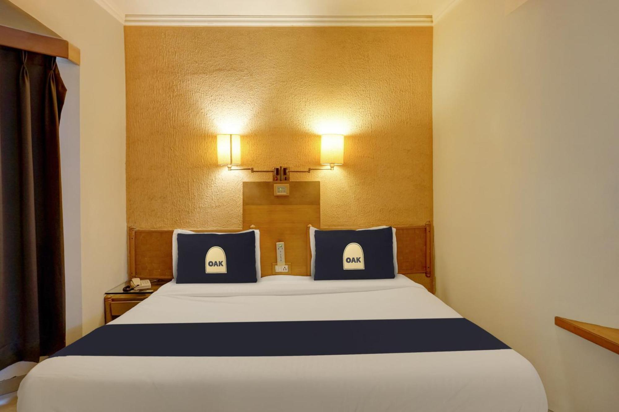 פונה Townhouse Oak Orchard Hotel מראה חיצוני תמונה