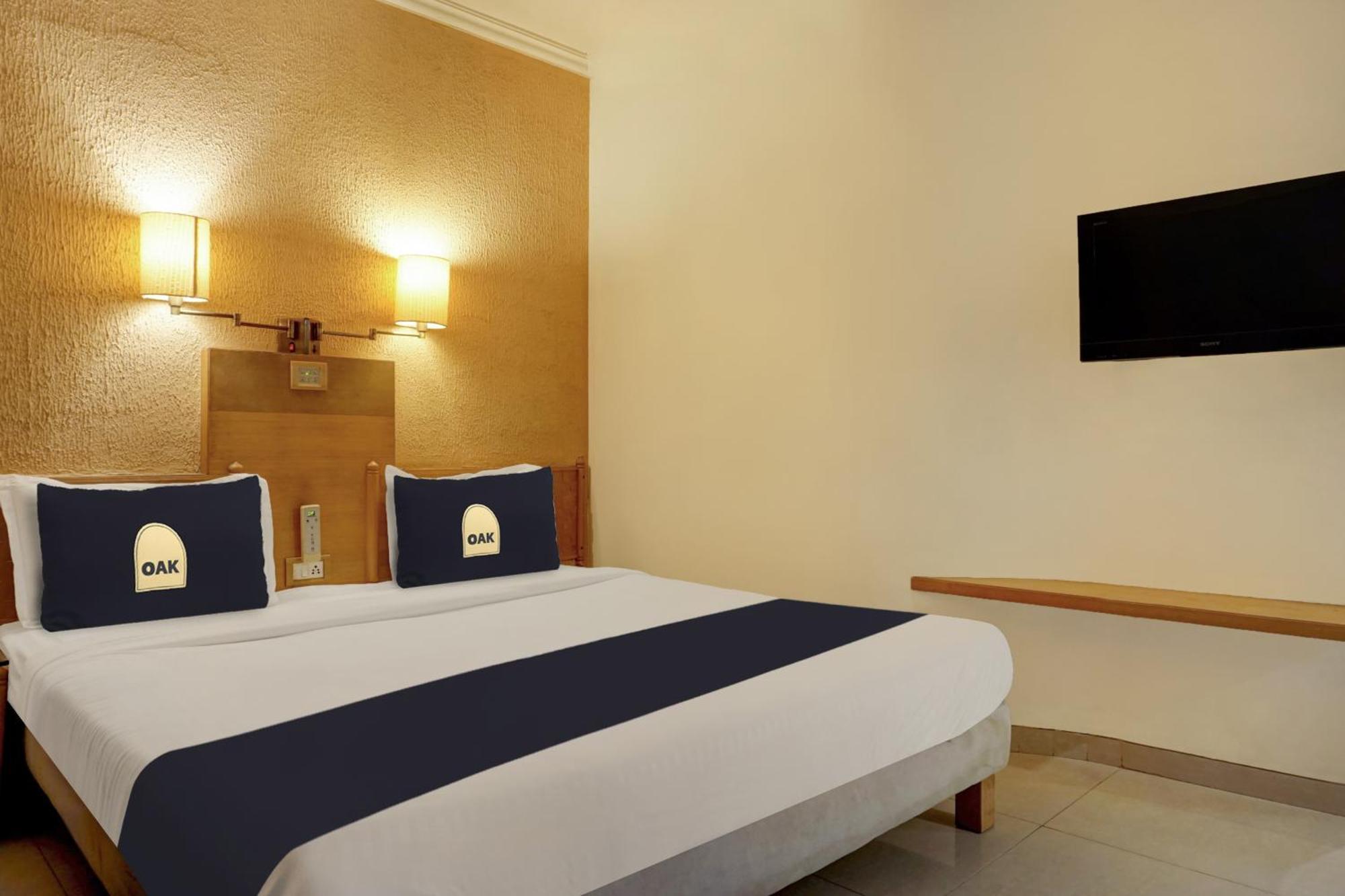 פונה Townhouse Oak Orchard Hotel מראה חיצוני תמונה