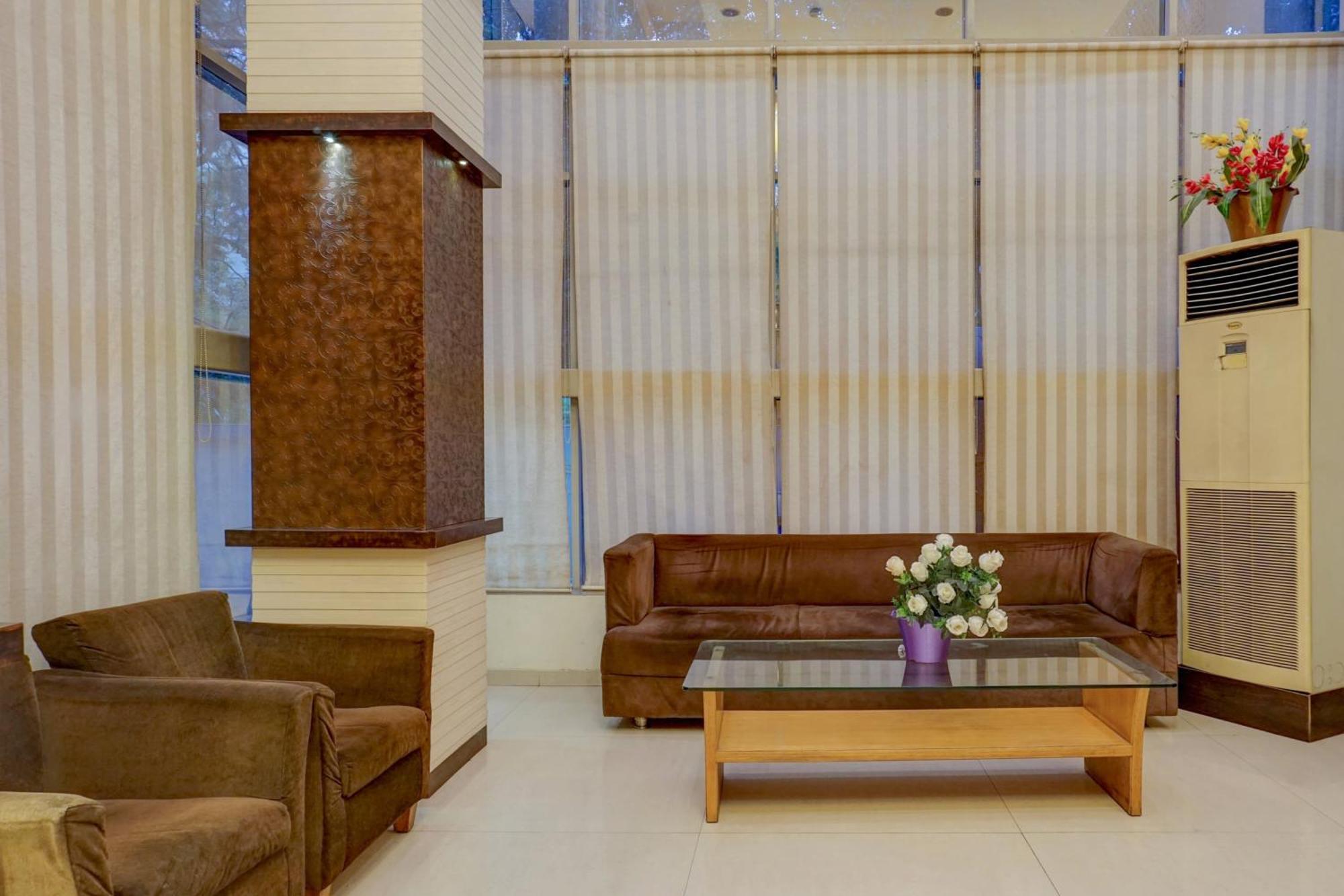 פונה Townhouse Oak Orchard Hotel מראה חיצוני תמונה