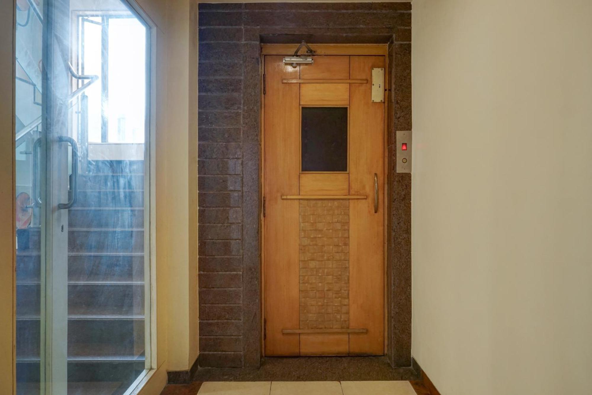 פונה Townhouse Oak Orchard Hotel מראה חיצוני תמונה
